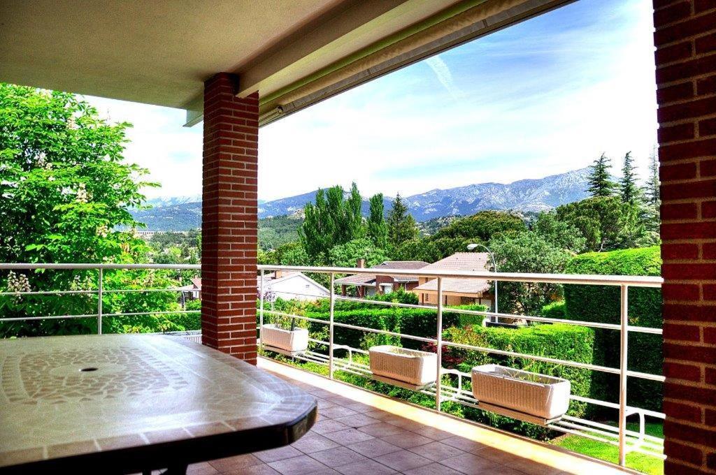 Casa Bellavista Becerril Villa Becerril de la Sierra Bagian luar foto